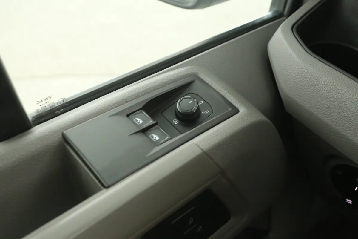 2.0 TDI L3H2 140PK | Airco | Camera | 3 Zits | Trekhaak | Carplay | Elektrpakket