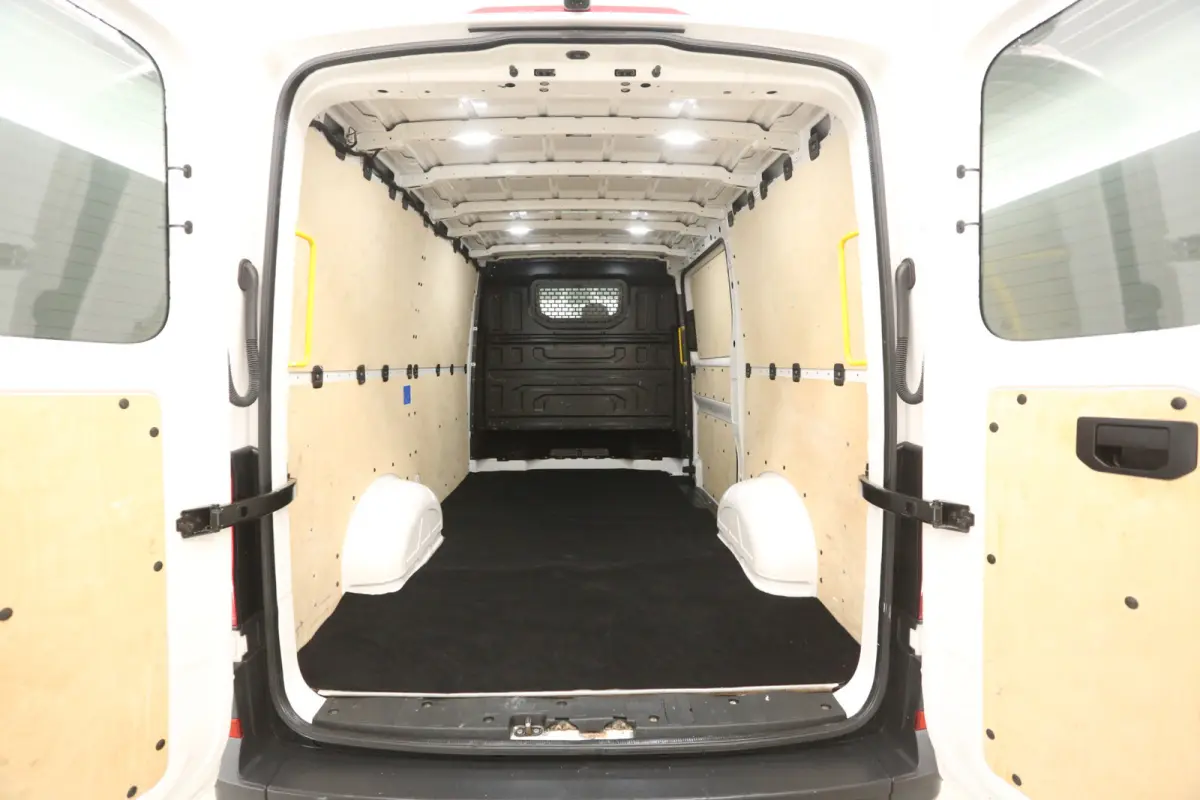 2.0 TDI L3H2 140PK | Airco | Camera | 3 Zits | Trekhaak | Carplay | Elektrpakket