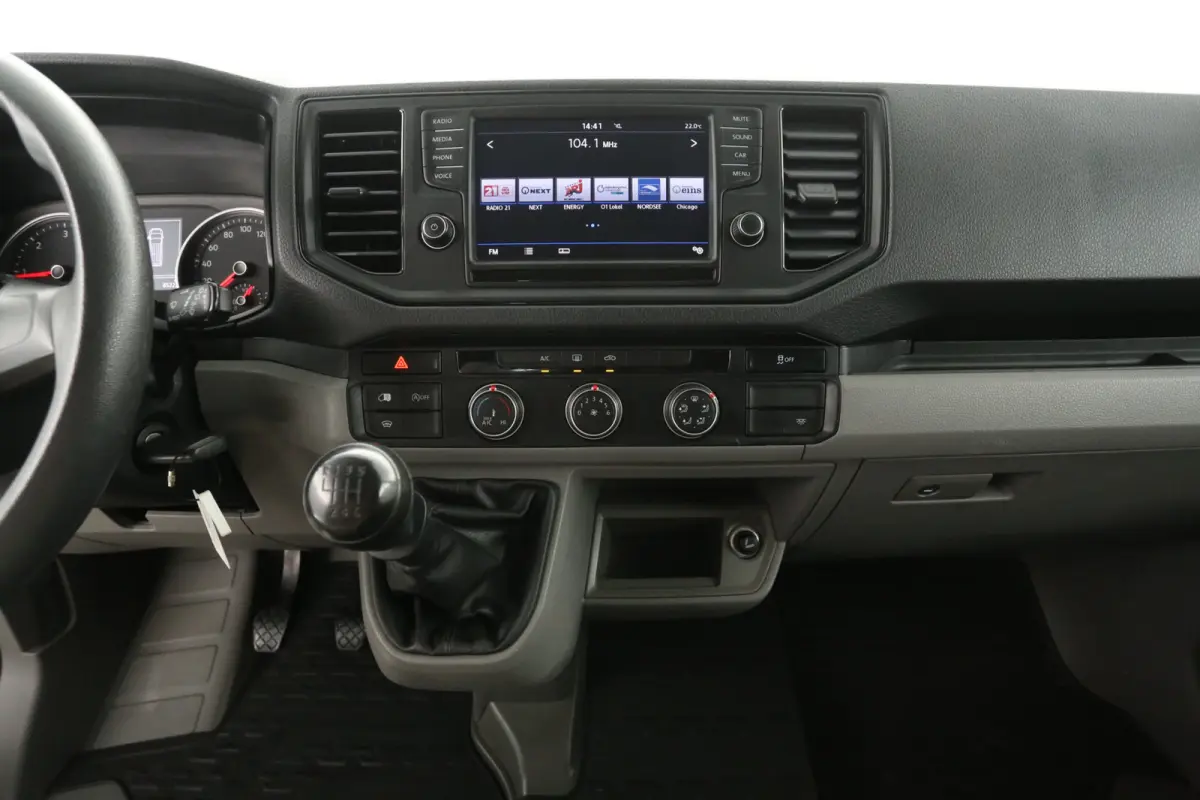 2.0 TDI L3H2 140PK | Airco | Camera | 3 Zits | Trekhaak | Carplay | Elektrpakket