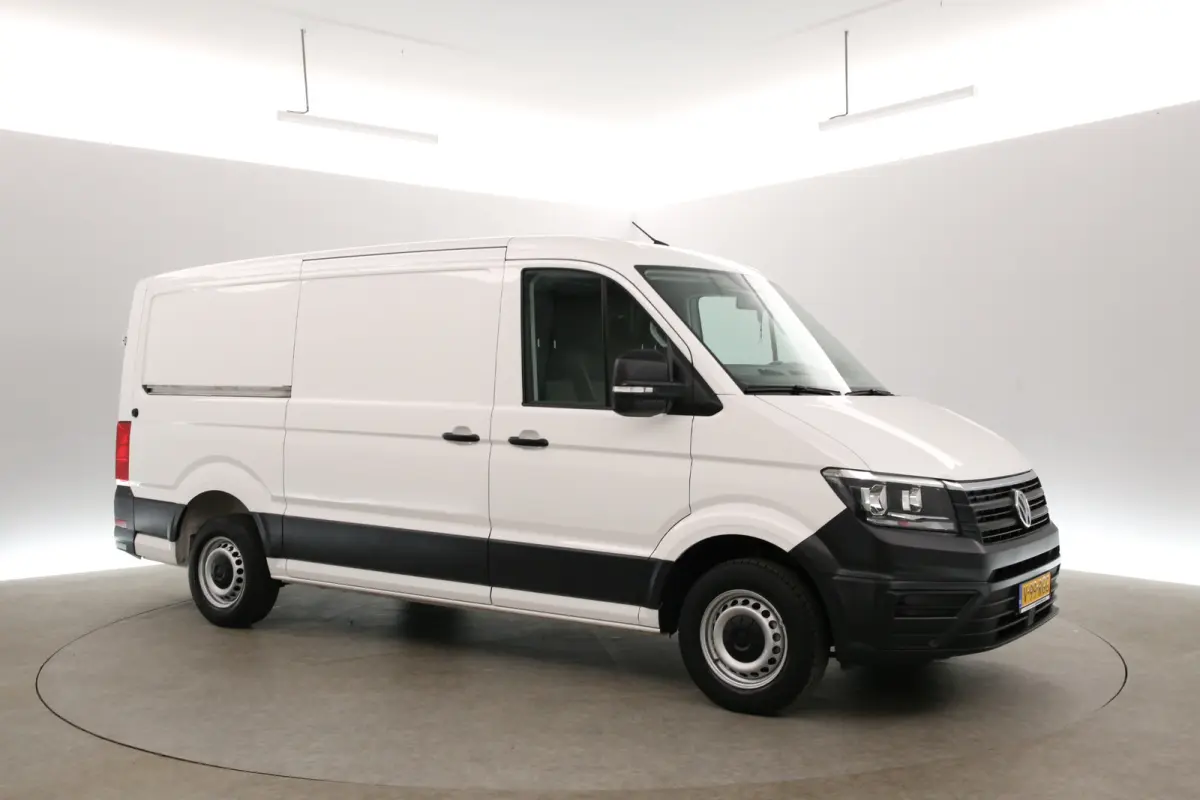 2.0 TDI L3H2 140PK | Airco | Camera | 3 Zits | Trekhaak | Carplay | Elektrpakket