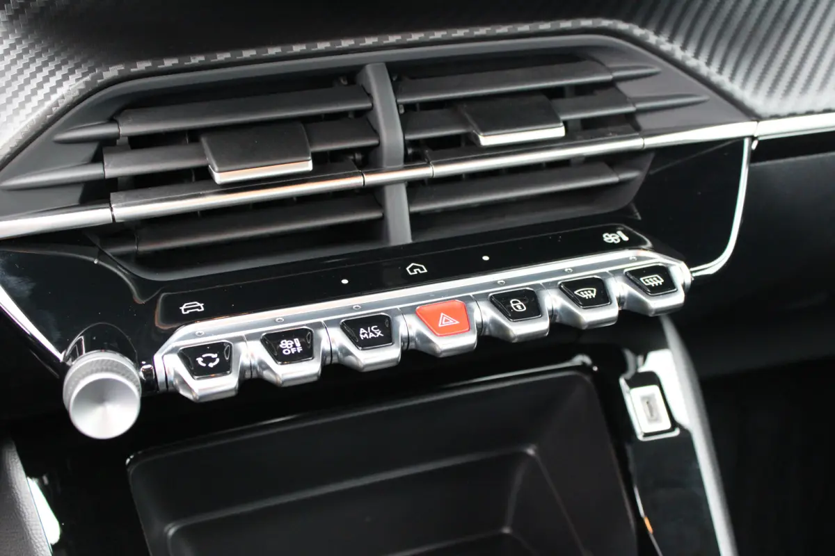 1.2 Turbo 100pk Style | Navi by app | Apple carplay | Parkeersensoren | Bluetooth | Cruise control |
