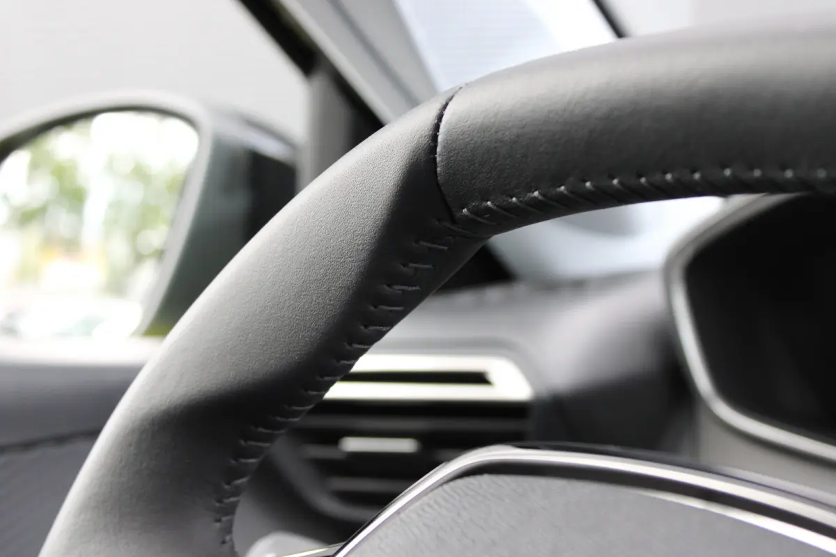 1.2 Turbo 100pk Style | Navi by app | Apple carplay | Parkeersensoren | Bluetooth | Cruise control |