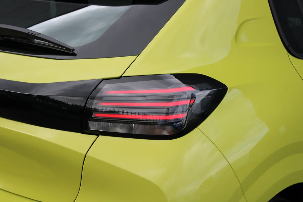 1.2 Turbo 100pk Style | Navi by app | Apple carplay | Parkeersensoren | Bluetooth | Cruise control |