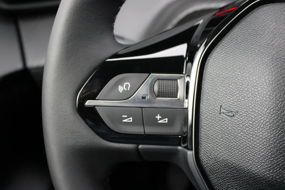 1.2 Turbo 100pk Style | Navi by app | Apple carplay | Parkeersensoren | Bluetooth | Cruise control |