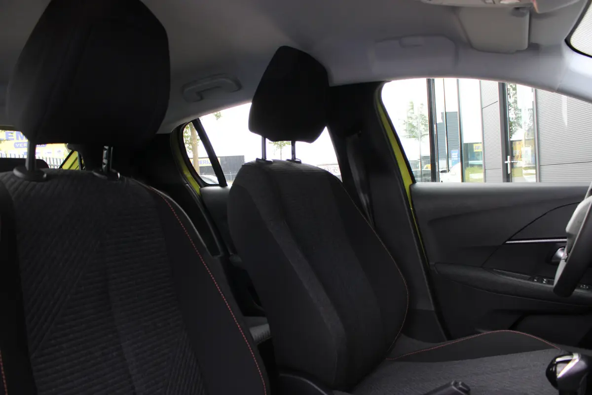 1.2 Turbo 100pk Style | Navi by app | Apple carplay | Parkeersensoren | Bluetooth | Cruise control |