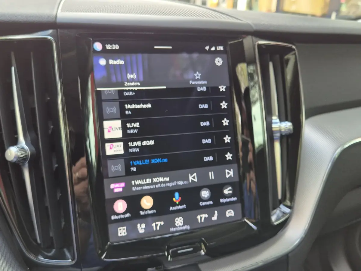 2.0 T6 Plug-in hybrid AWD Core Bright | SOH 100% | Panoramadak | Adapt. Cruise | 20 inch | Climate Control | Leer