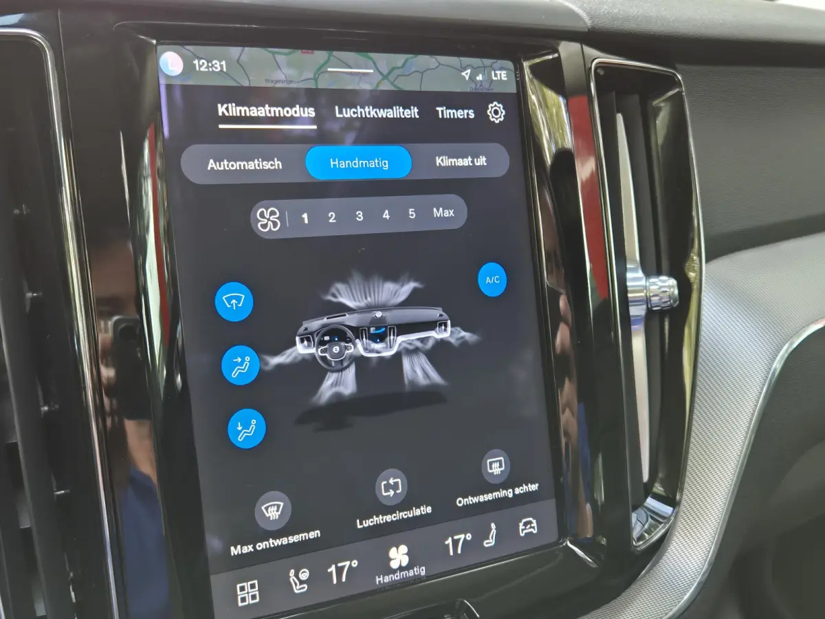 2.0 T6 Plug-in hybrid AWD Core Bright | SOH 100% | Panoramadak | Adapt. Cruise | 20 inch | Climate Control | Leer