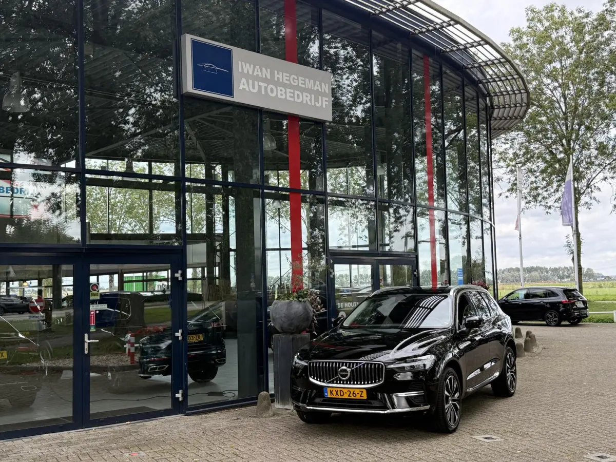 2.0 T6 Plug-in hybrid AWD Core Bright | SOH 100% | Panoramadak | Adapt. Cruise | 20 inch | Climate Control | Leer