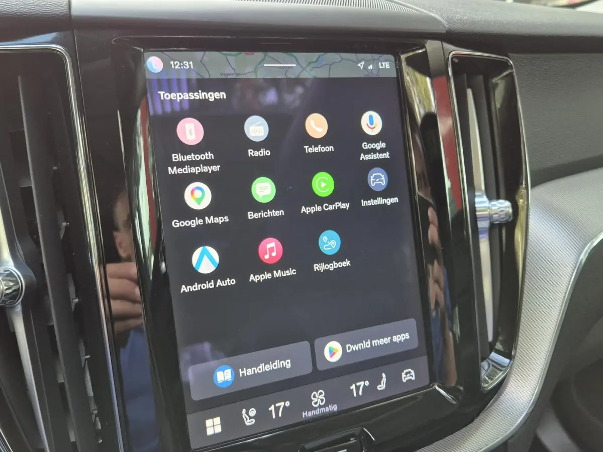 2.0 T6 Plug-in hybrid AWD Core Bright | SOH 100% | Panoramadak | Adapt. Cruise | 20 inch | Climate Control | Leer