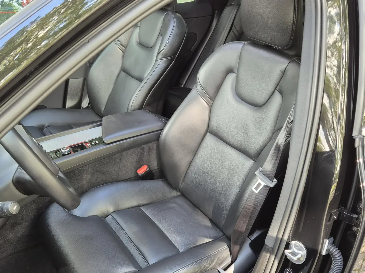 2.0 T6 Plug-in hybrid AWD Core Bright | SOH 100% | Panoramadak | Adapt. Cruise | 20 inch | Climate Control | Leer