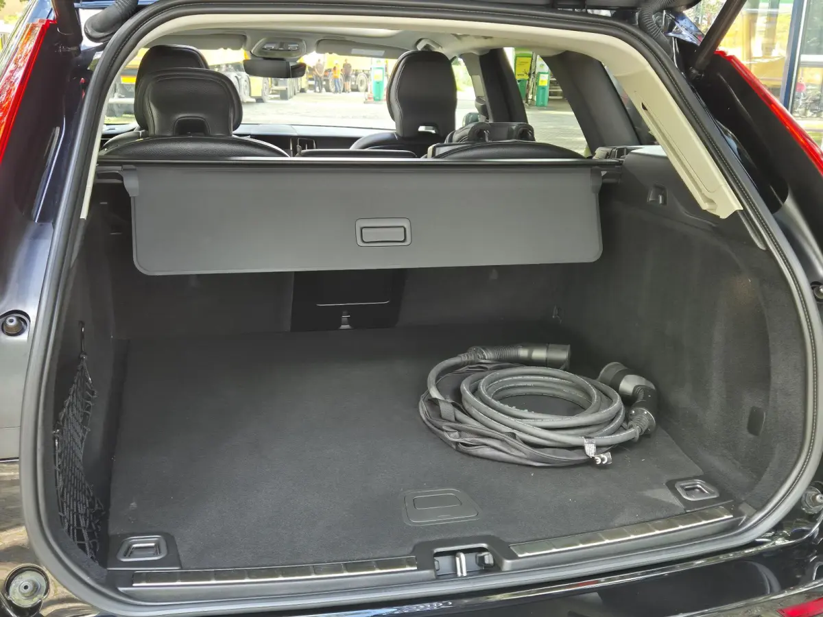 2.0 T6 Plug-in hybrid AWD Core Bright | SOH 100% | Panoramadak | Adapt. Cruise | 20 inch | Climate Control | Leer