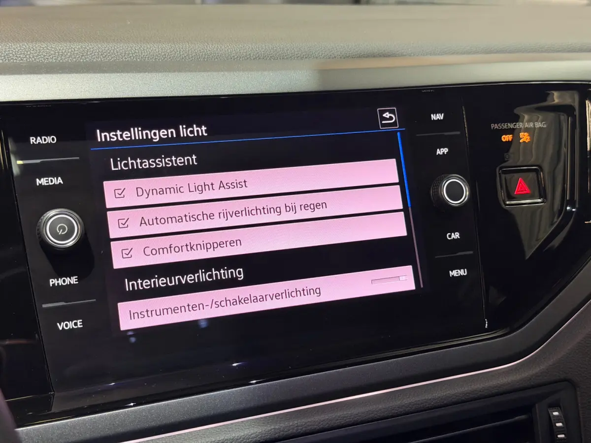 1.0 TSI 3x R-Line DSG/VIRTUAL/IQ-LIGHTS/PANO/NAVI/KEYLESS/CARPLAY/CAMERA/PDC/CLIMATE/DCC/SIDE-ASSIST/ACC/12-MND-GA