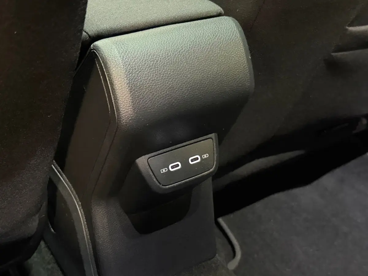 1.0 TSI 3x R-Line DSG/VIRTUAL/IQ-LIGHTS/PANO/NAVI/KEYLESS/CARPLAY/CAMERA/PDC/CLIMATE/DCC/SIDE-ASSIST/ACC/12-MND-GA