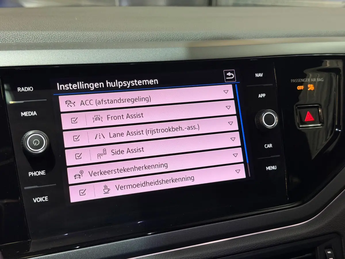 1.0 TSI 3x R-Line DSG/VIRTUAL/IQ-LIGHTS/PANO/NAVI/KEYLESS/CARPLAY/CAMERA/PDC/CLIMATE/DCC/SIDE-ASSIST/ACC/12-MND-GA