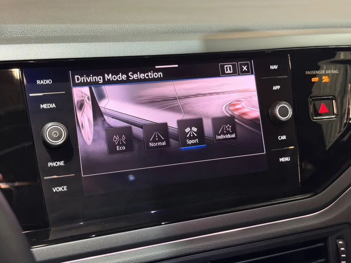 1.0 TSI 3x R-Line DSG/VIRTUAL/IQ-LIGHTS/PANO/NAVI/KEYLESS/CARPLAY/CAMERA/PDC/CLIMATE/DCC/SIDE-ASSIST/ACC/12-MND-GA