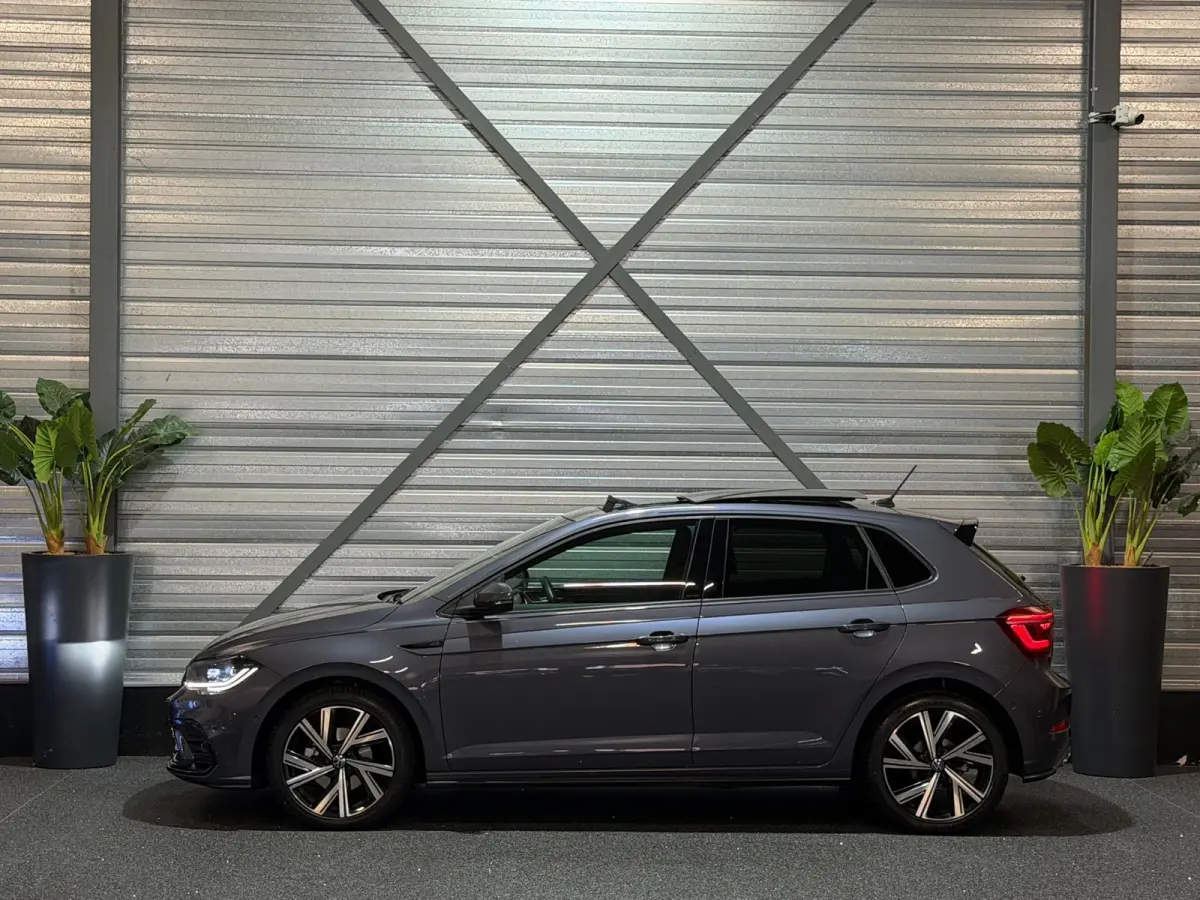 1.0 TSI 3x R-Line DSG/VIRTUAL/IQ-LIGHTS/PANO/NAVI/KEYLESS/CARPLAY/CAMERA/PDC/CLIMATE/DCC/SIDE-ASSIST/ACC/12-MND-GA