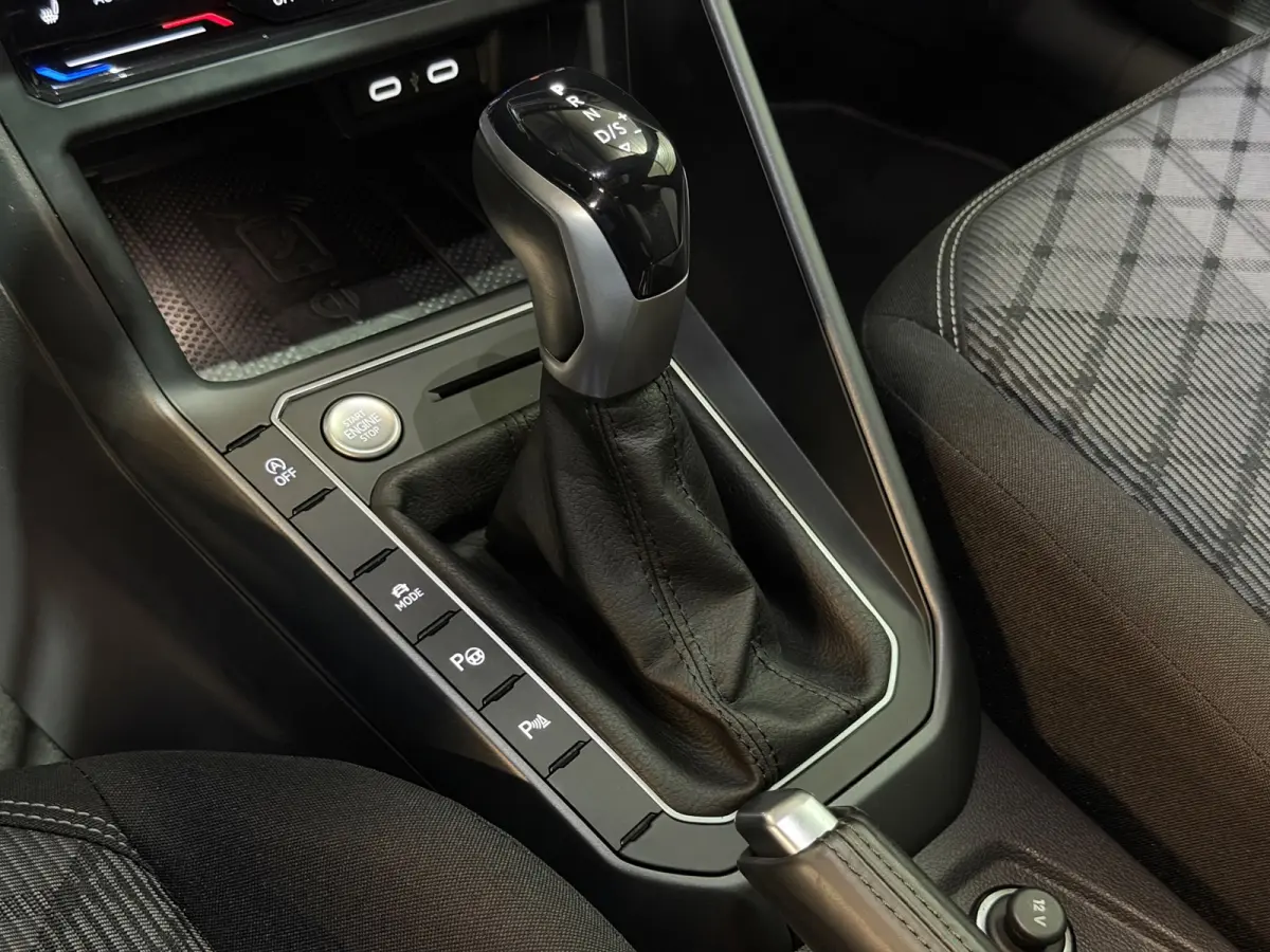 1.0 TSI 3x R-Line DSG/VIRTUAL/IQ-LIGHTS/PANO/NAVI/KEYLESS/CARPLAY/CAMERA/PDC/CLIMATE/DCC/SIDE-ASSIST/ACC/12-MND-GA