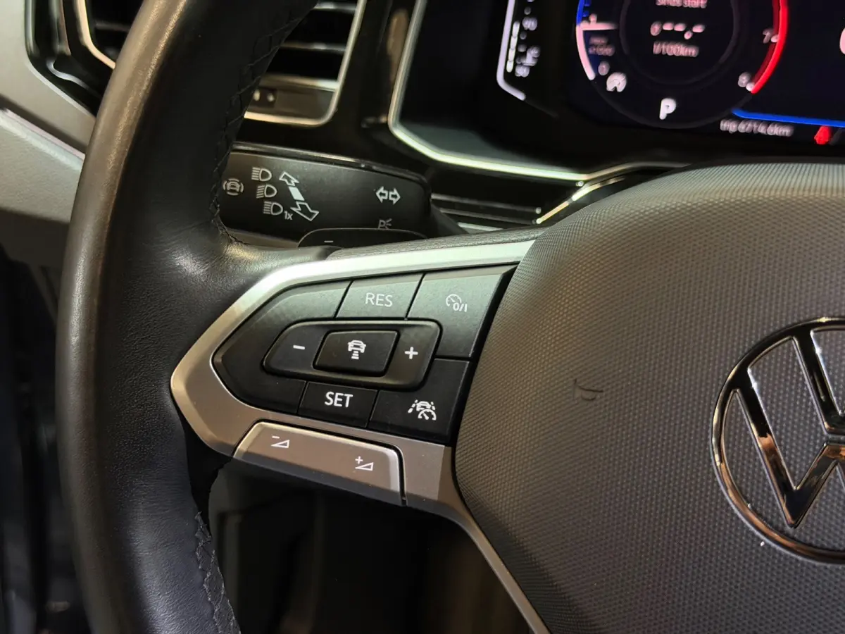 1.0 TSI 3x R-Line DSG/VIRTUAL/IQ-LIGHTS/PANO/NAVI/KEYLESS/CARPLAY/CAMERA/PDC/CLIMATE/DCC/SIDE-ASSIST/ACC/12-MND-GA