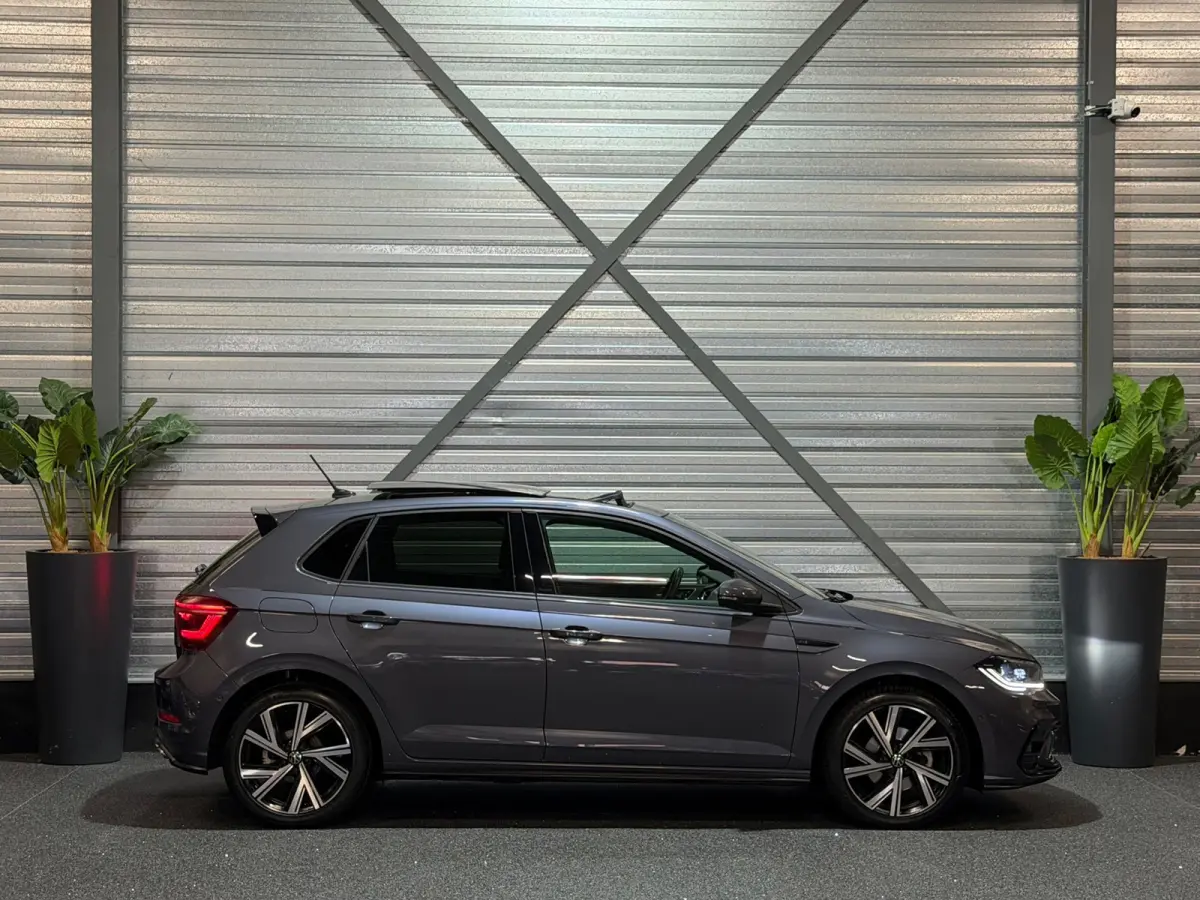 1.0 TSI 3x R-Line DSG/VIRTUAL/IQ-LIGHTS/PANO/NAVI/KEYLESS/CARPLAY/CAMERA/PDC/CLIMATE/DCC/SIDE-ASSIST/ACC/12-MND-GA