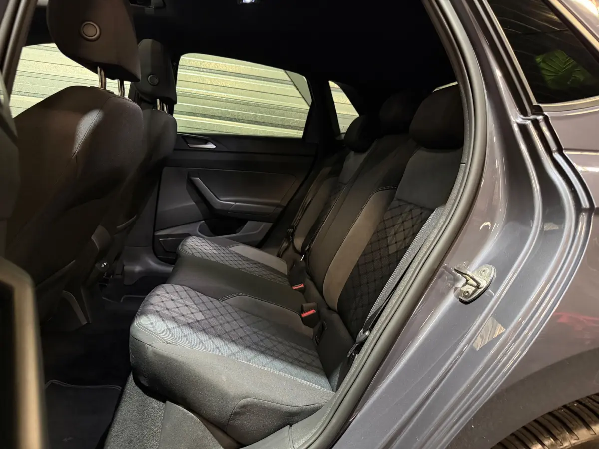 1.0 TSI 3x R-Line DSG/VIRTUAL/IQ-LIGHTS/PANO/NAVI/KEYLESS/CARPLAY/CAMERA/PDC/CLIMATE/DCC/SIDE-ASSIST/ACC/12-MND-GA