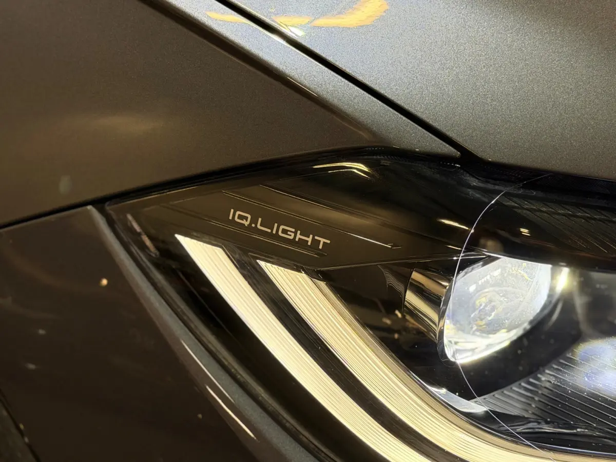 1.0 TSI 3x R-Line DSG/VIRTUAL/IQ-LIGHTS/PANO/NAVI/KEYLESS/CARPLAY/CAMERA/PDC/CLIMATE/DCC/SIDE-ASSIST/ACC/12-MND-GA