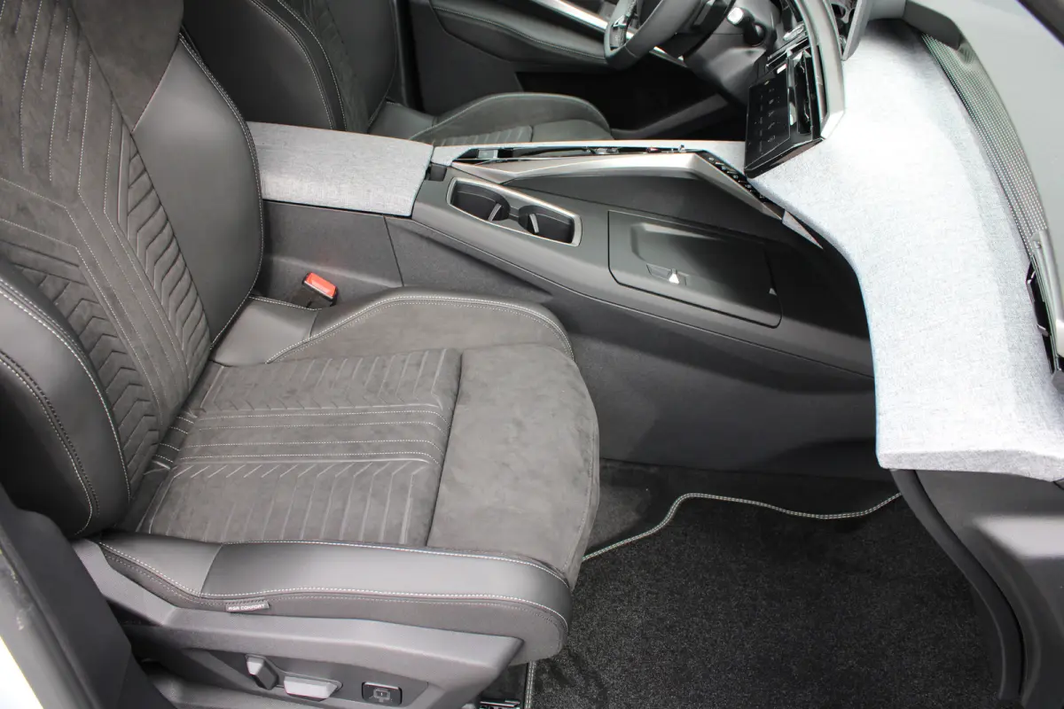 GT Avantage 210 73 kWh | Fase 3 laden | Luxe stoelen | Massage | Stoelverwarming | Alcantara | Navigatie | Camera |