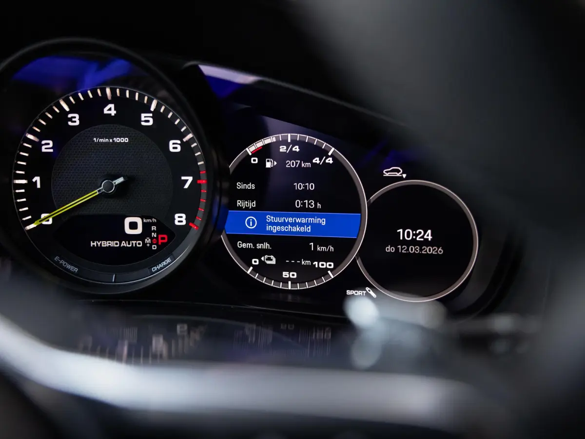 3.0 E-Hybrid Platinum Edition | SPORTDESIGN | SPORTCHRONO | MOONLIGHTBLUE | ELEKTR. TREKHAAK | SOFTCLOSE | ADAPTIVE CRUISE CONTROL | HEAD-UP | BOSE | 22 INCH | PASM LUCHTVERING | PANORAMA/SC