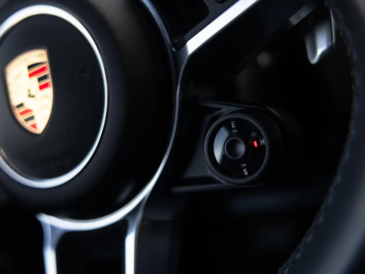 3.0 E-Hybrid Platinum Edition | SPORTDESIGN | SPORTCHRONO | MOONLIGHTBLUE | ELEKTR. TREKHAAK | SOFTCLOSE | ADAPTIVE CRUISE CONTROL | HEAD-UP | BOSE | 22 INCH | PASM LUCHTVERING | PANORAMA/SC