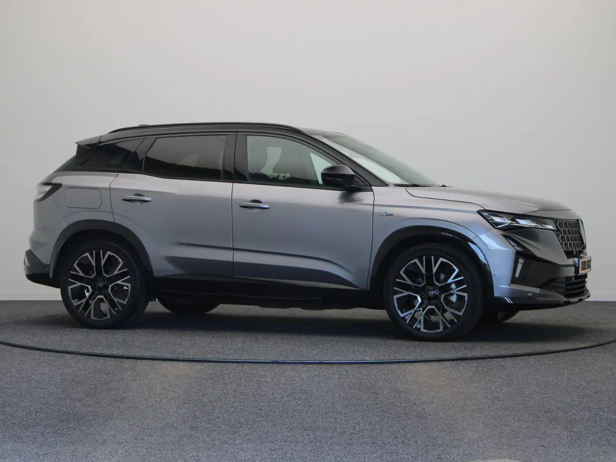 1.2 E-Tech full hybrid 200 iconic esprit Alpine | Voorstoelen/stuurwiel verwarming| Elektrische verstelbare voorstoelen | Climate control | Dodehoek detectie |