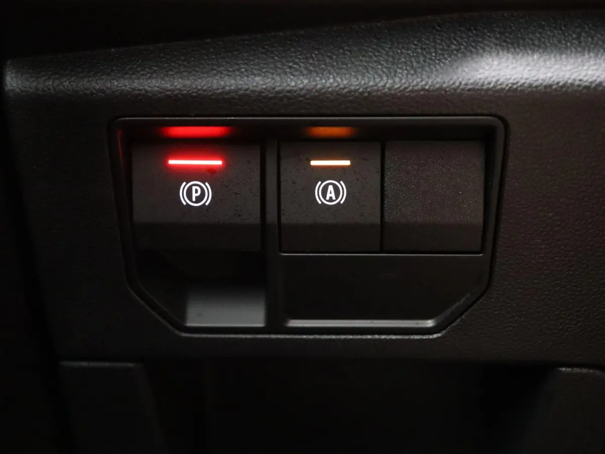 1.2 E-Tech full hybrid 200 iconic esprit Alpine | Voorstoelen/stuurwiel verwarming| Elektrische verstelbare voorstoelen | Climate control | Dodehoek detectie |