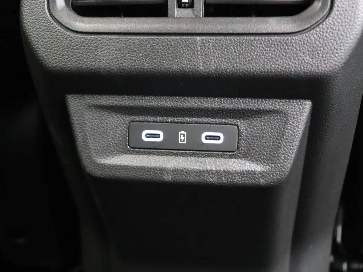 1.2 E-Tech full hybrid 200 iconic esprit Alpine | Voorstoelen/stuurwiel verwarming| Elektrische verstelbare voorstoelen | Climate control | Dodehoek detectie |