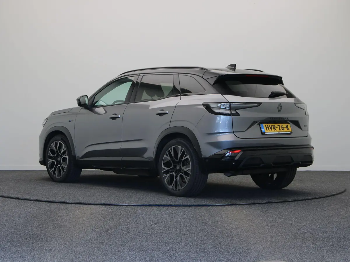 1.2 E-Tech full hybrid 200 iconic esprit Alpine | Voorstoelen/stuurwiel verwarming| Elektrische verstelbare voorstoelen | Climate control | Dodehoek detectie |