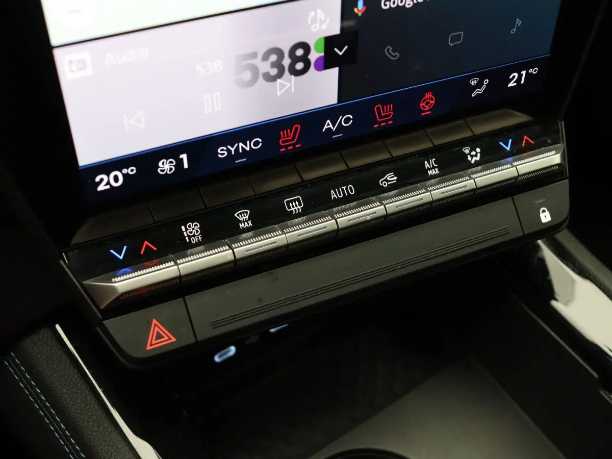1.2 E-Tech full hybrid 200 iconic esprit Alpine | Voorstoelen/stuurwiel verwarming| Elektrische verstelbare voorstoelen | Climate control | Dodehoek detectie |