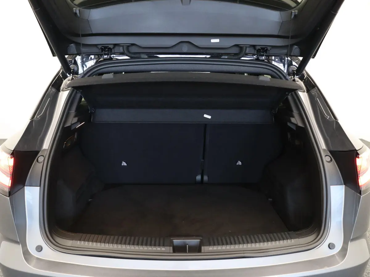 1.2 E-Tech full hybrid 200 iconic esprit Alpine | Voorstoelen/stuurwiel verwarming| Elektrische verstelbare voorstoelen | Climate control | Dodehoek detectie |