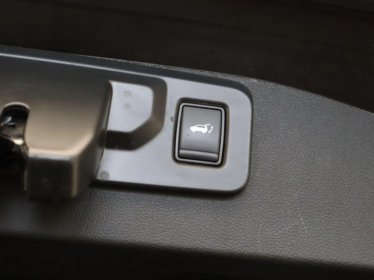 1.2 E-Tech full hybrid 200 iconic esprit Alpine | Voorstoelen/stuurwiel verwarming| Elektrische verstelbare voorstoelen | Climate control | Dodehoek detectie |