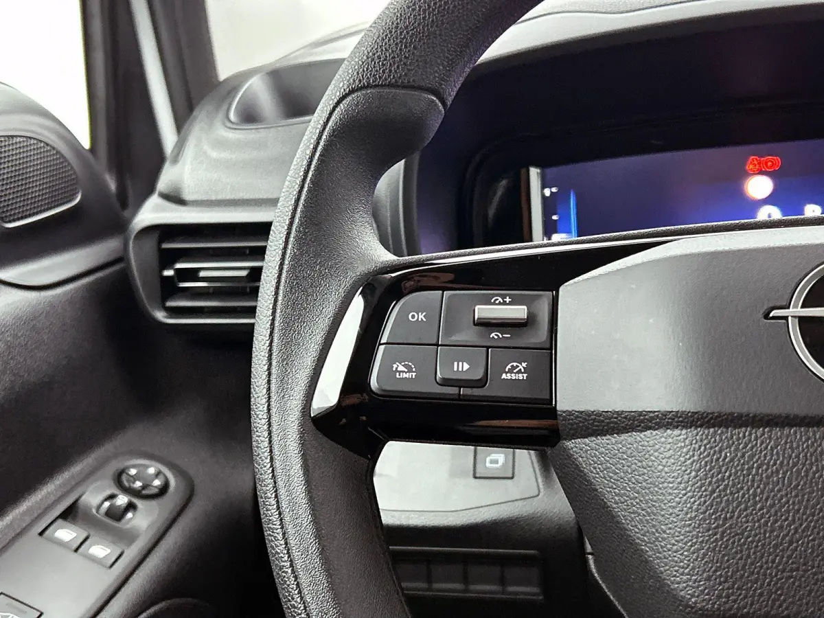 1.5 BlueHDi 130pk L2 Automaat Apple Carplay / Android Auto Navigatie Trekhaak Airco Camera Cruise Control Parkeersensoren V+A DAB