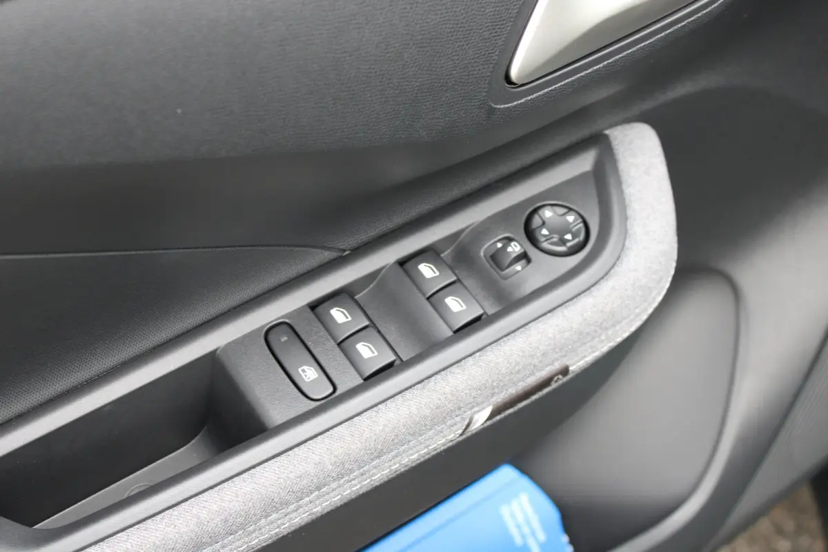 GS 44 kWh | Fase 3 laden | Stoel + Stuurverwarming | Navigatie | Camera | Apple carplay | Bluetooth |