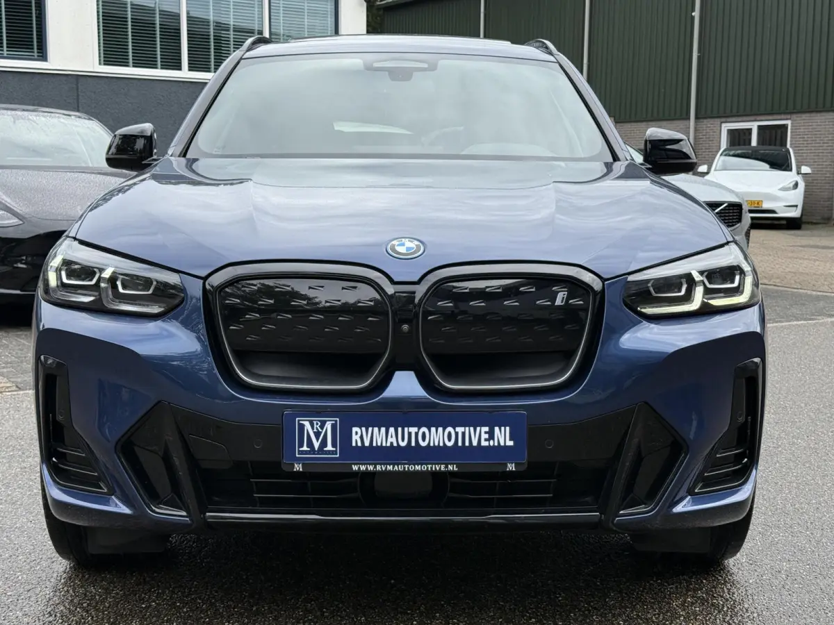 High Executive 80 kWh M-SPORT SHADOW| SOH 99%| VAN: 43.900,- VOOR: 40.877,- UW HERFSTVOORDEEL: 3.023,| SUPER COMPLEET!| 360 CAMERA| HARMAN KARDON| ELEKTRISCHE STOELEN| HUD|DRIVING ASS. PROFF