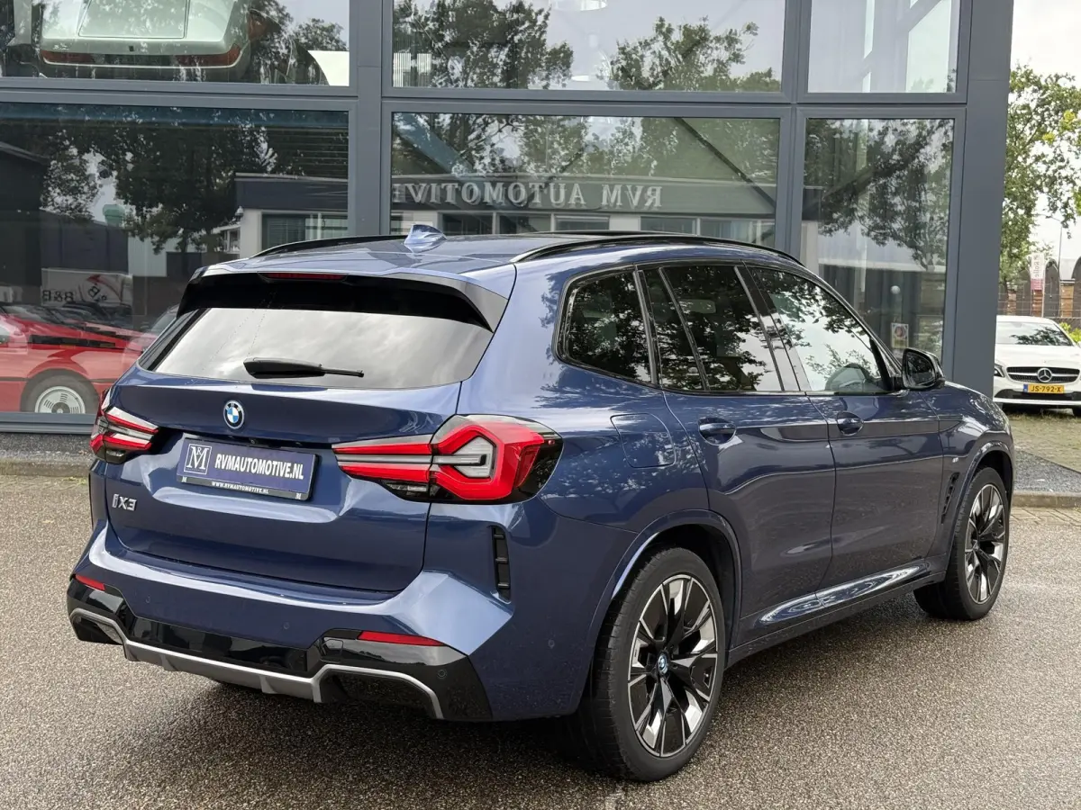 High Executive 80 kWh M-SPORT SHADOW| SOH 99%| VAN: 43.900,- VOOR: 40.877,- UW HERFSTVOORDEEL: 3.023,| SUPER COMPLEET!| 360 CAMERA| HARMAN KARDON| ELEKTRISCHE STOELEN| HUD|DRIVING ASS. PROFF