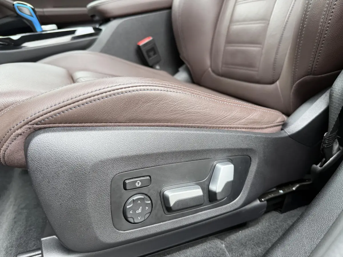 High Executive 80 kWh M-SPORT SHADOW| SOH 99%| VAN: 43.900,- VOOR: 40.877,- UW HERFSTVOORDEEL: 3.023,| SUPER COMPLEET!| 360 CAMERA| HARMAN KARDON| ELEKTRISCHE STOELEN| HUD|DRIVING ASS. PROFF
