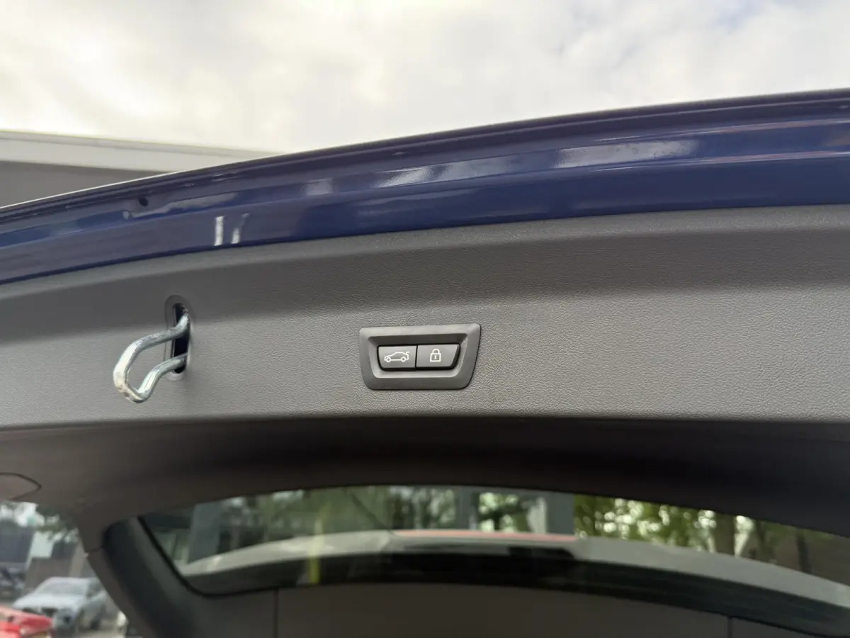 High Executive 80 kWh M-SPORT SHADOW| SOH 99%| VAN: 43.900,- VOOR: 40.877,- UW HERFSTVOORDEEL: 3.023,| SUPER COMPLEET!| 360 CAMERA| HARMAN KARDON| ELEKTRISCHE STOELEN| HUD|DRIVING ASS. PROFF