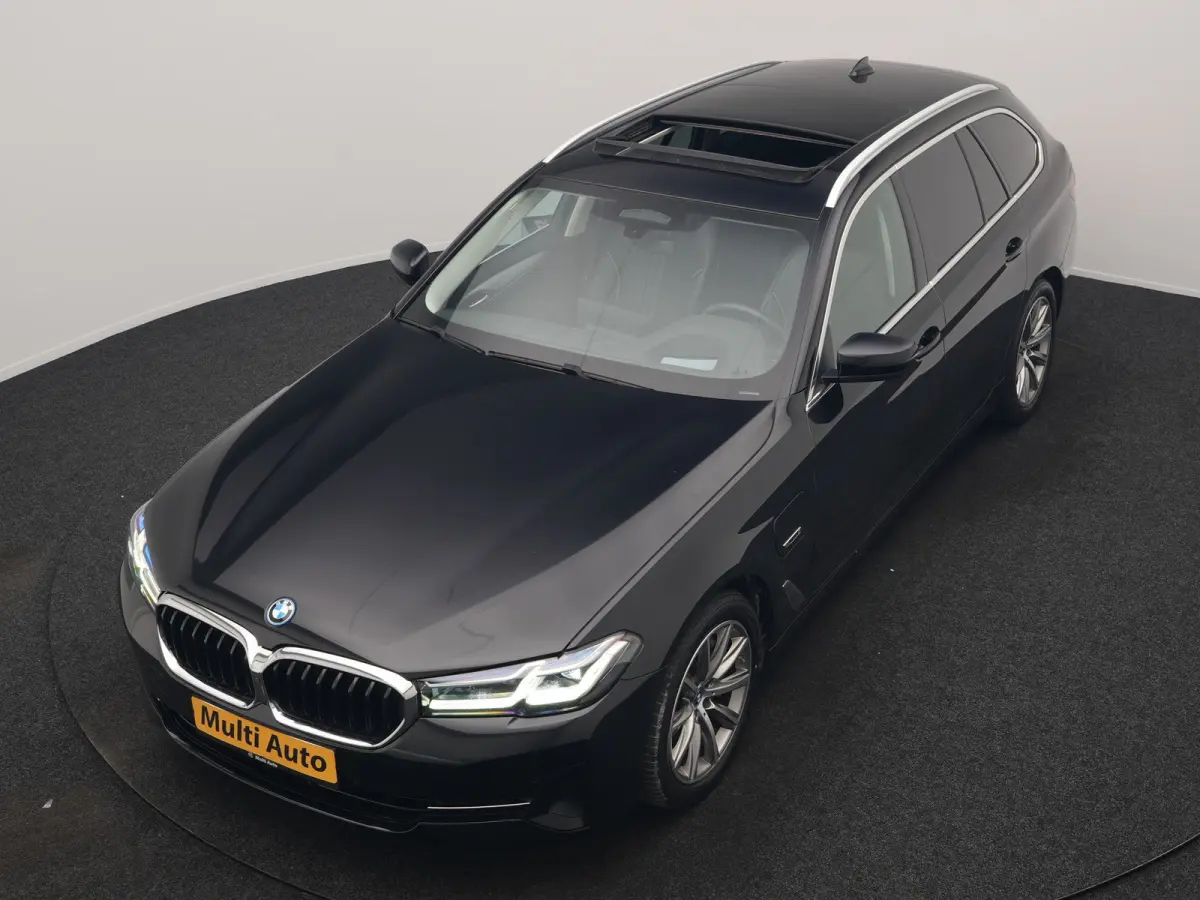 530e xDrive Business Edition Plus 293pk Dealer O.H. | Panodak | Adaptive Cruise | Head Up | Laser LED | 360 Camera | Lederen Comfortzetels Verwarmd | Sfeerverlichting | Keyless | Blis | Appl
