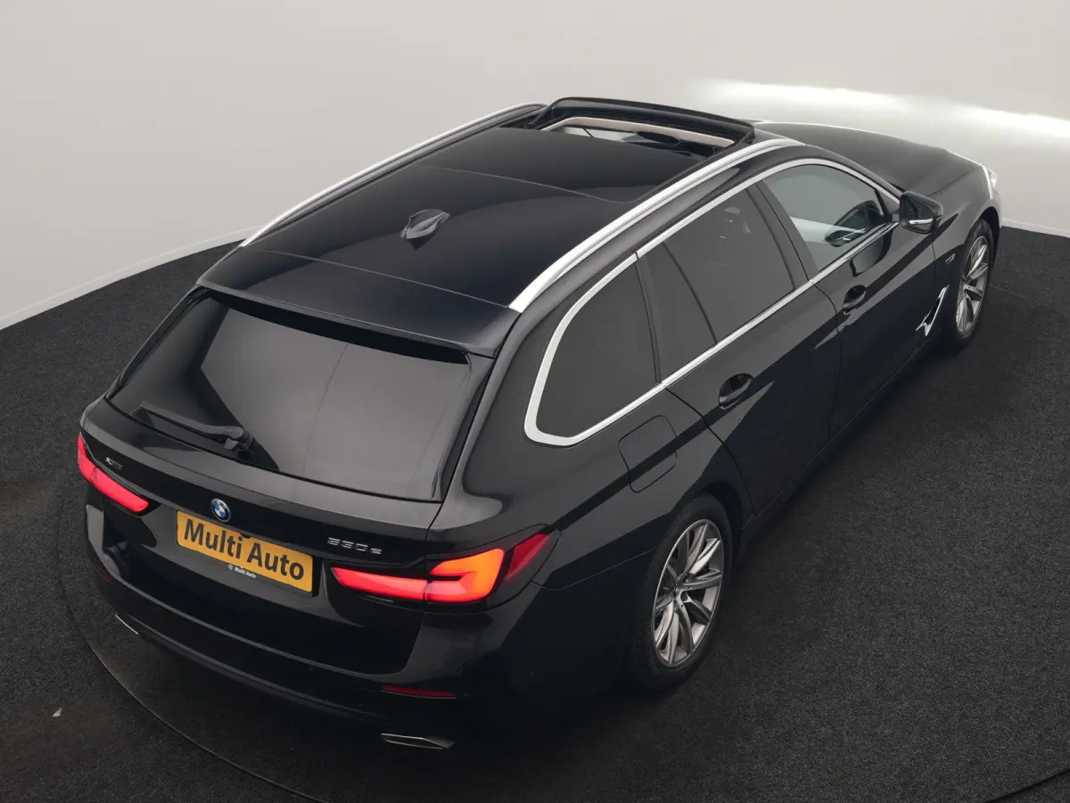 530e xDrive Business Edition Plus 293pk Dealer O.H. | Panodak | Adaptive Cruise | Head Up | Laser LED | 360 Camera | Lederen Comfortzetels Verwarmd | Sfeerverlichting | Keyless | Blis | Appl