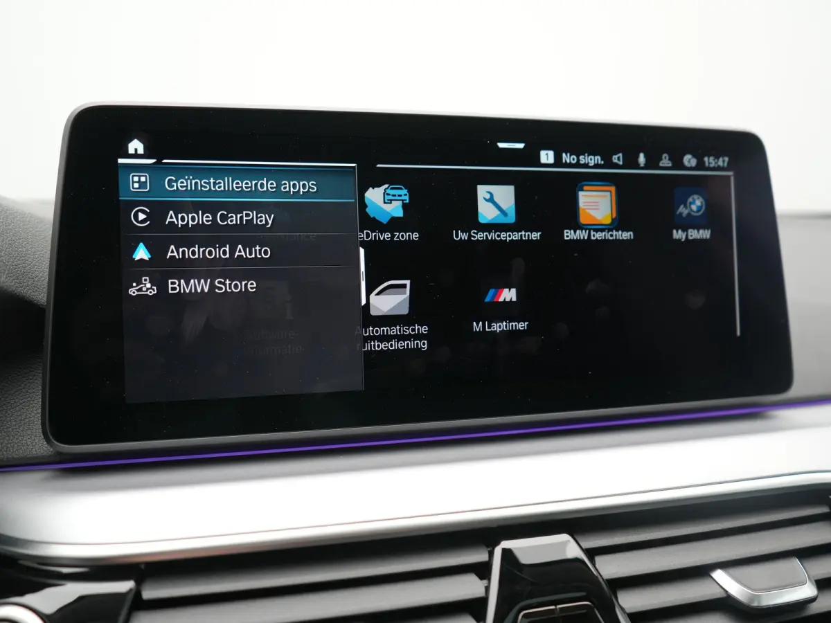 530e xDrive Business Edition Plus 293pk Dealer O.H. | Panodak | Adaptive Cruise | Head Up | Laser LED | 360 Camera | Lederen Comfortzetels Verwarmd | Sfeerverlichting | Keyless | Blis | Appl