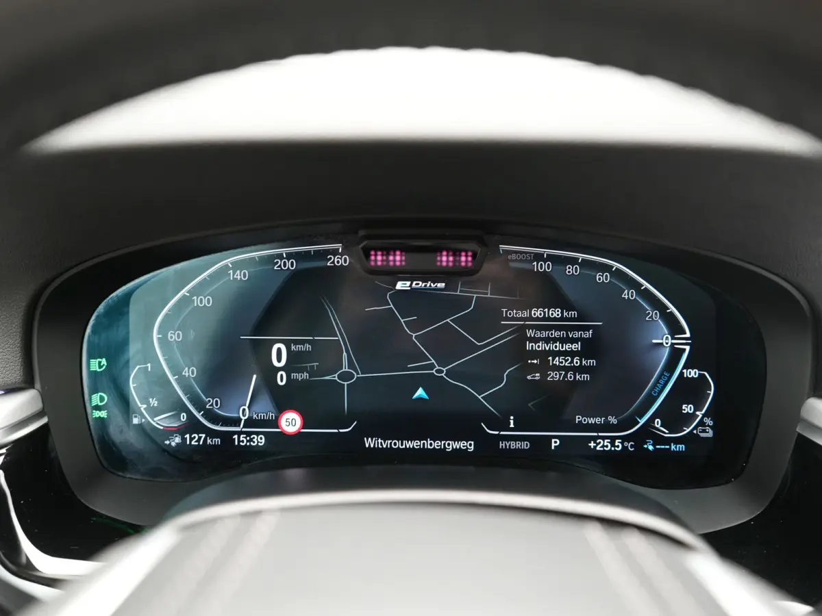 530e xDrive Business Edition Plus 293pk Dealer O.H. | Panodak | Adaptive Cruise | Head Up | Laser LED | 360 Camera | Lederen Comfortzetels Verwarmd | Sfeerverlichting | Keyless | Blis | Appl