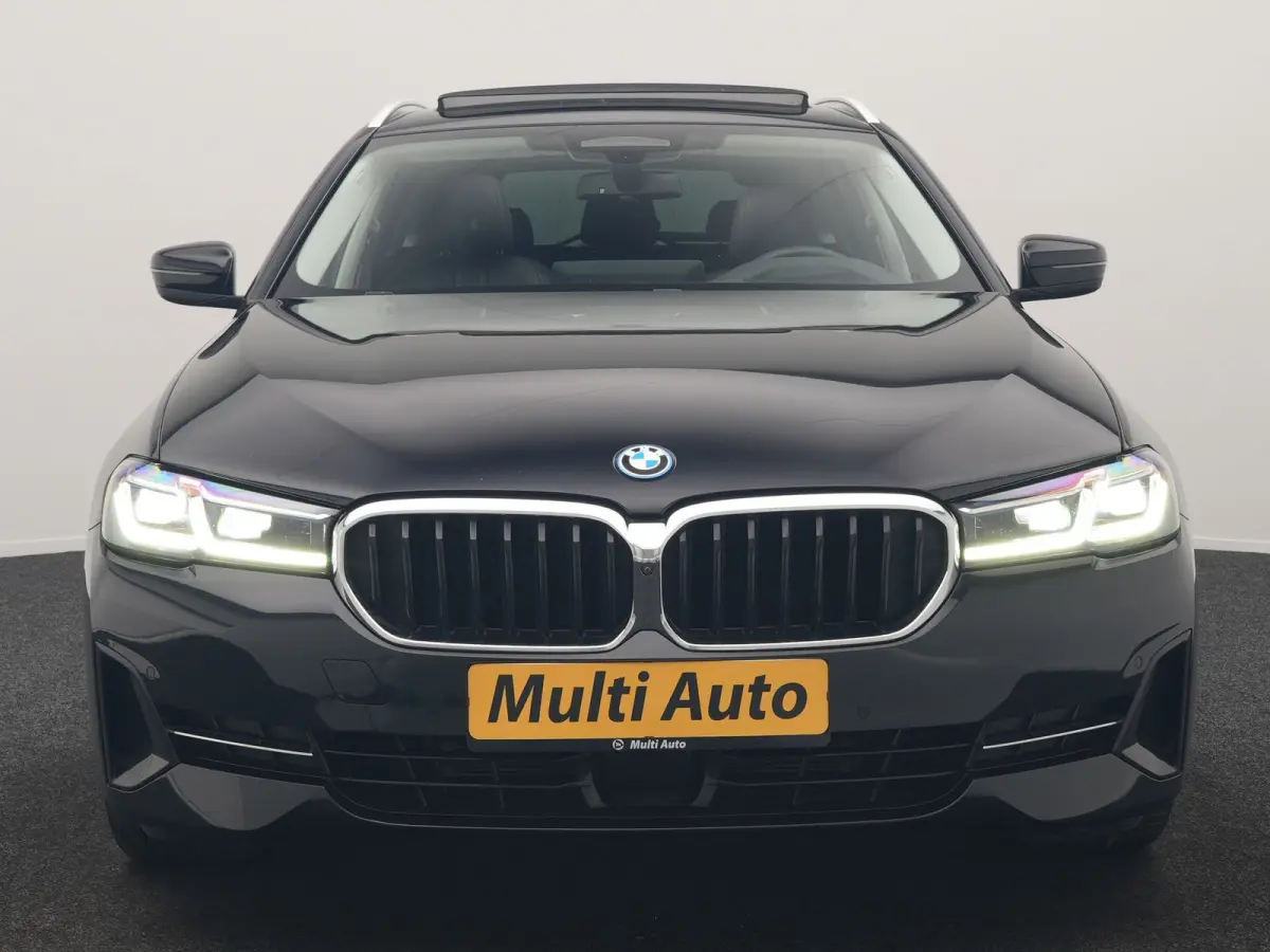 530e xDrive Business Edition Plus 293pk Dealer O.H. | Panodak | Adaptive Cruise | Head Up | Laser LED | 360 Camera | Lederen Comfortzetels Verwarmd | Sfeerverlichting | Keyless | Blis | Appl