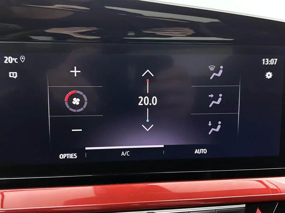 136pk GS 50kWh | Trekhaak | 1ste eigenaar | Camera | Dodehoekdetectie | Winterpakket | 18"LMV | Navigatie | AUTOMAAT