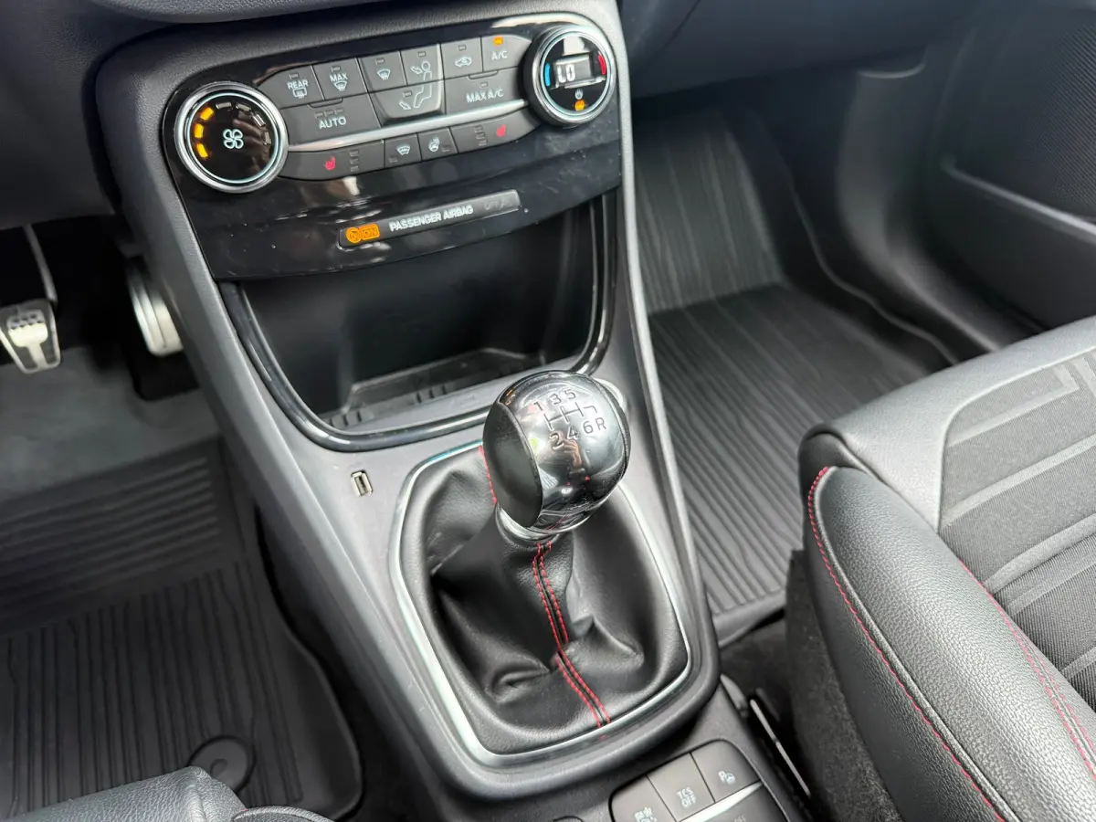 1.0 EcoBoost 155 ST-Line X - Navi - Climate - Winterpakket