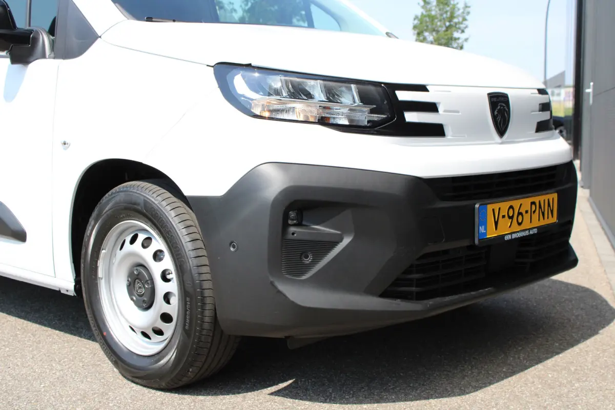 136 L1 50 kWh | Fase 3 laden | Navigatie | Camera | 3-Zits | Parkeersensoren voor + achter | Apple carplay |