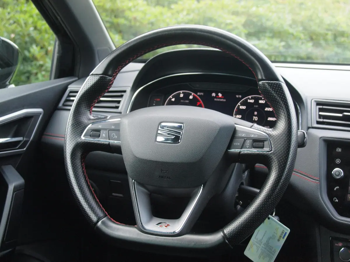 1.0 TSI FR Business Intense | Camera | Apple Carplay | Trekhaak | Virtual Cockpit | NL-Auto |